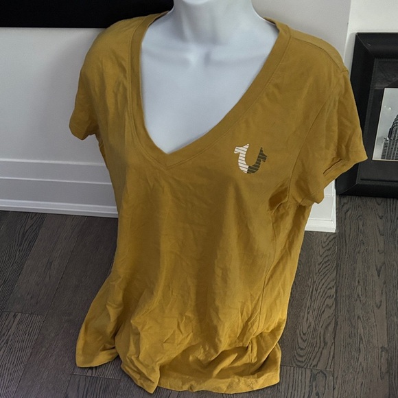 True Religion Mustard V-Neck Women Top - Picture 4 of 12